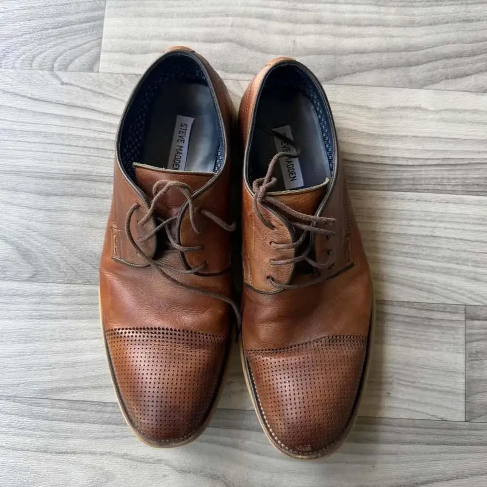 Steve Madden Brown Leather Perforated Cap Toe Oxford Shoes